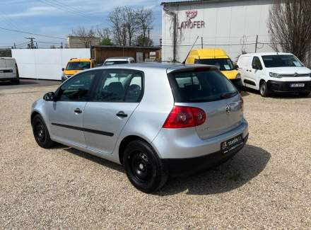 Volkswagen - Golf