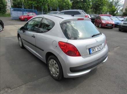 Peugeot - 207