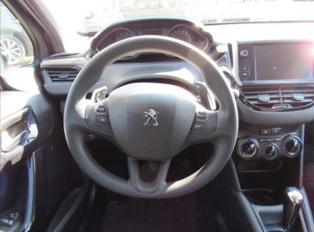 Peugeot - 208