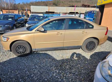 Volvo - S40