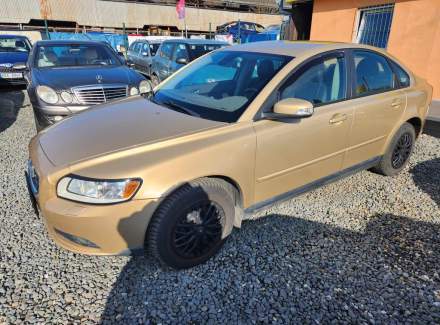 Volvo - S40