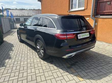 Mercedes-Benz - E-class