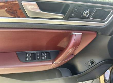 Volkswagen - Touareg