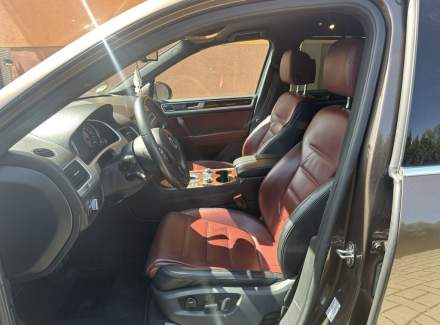 Volkswagen - Touareg