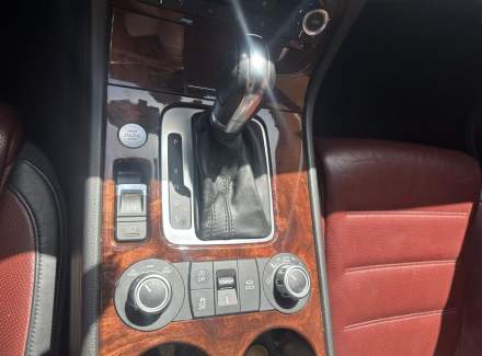 Volkswagen - Touareg