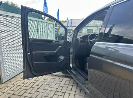 Volkswagen - Touran
