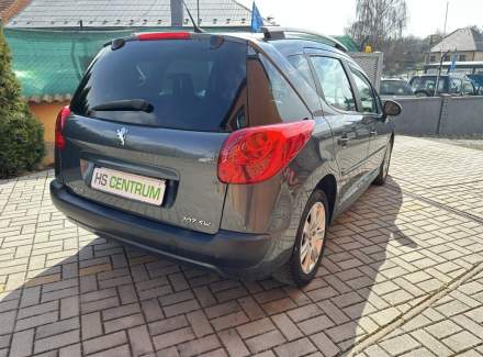 Peugeot - 207
