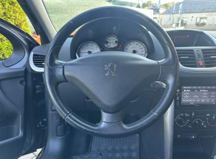Peugeot - 207