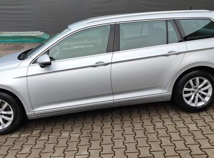 Volkswagen - Passat