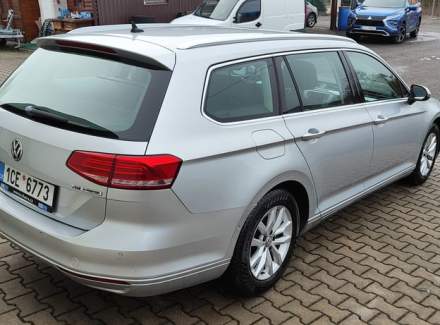 Volkswagen - Passat