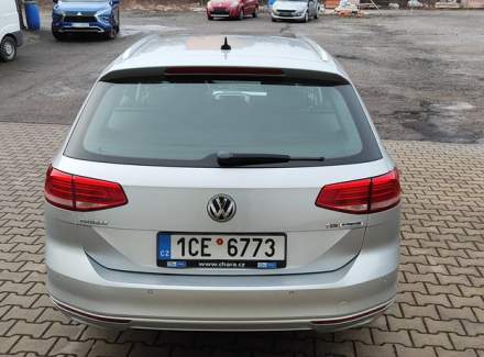Volkswagen - Passat