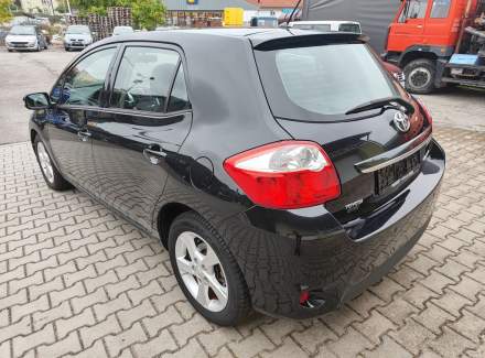 Toyota - Auris