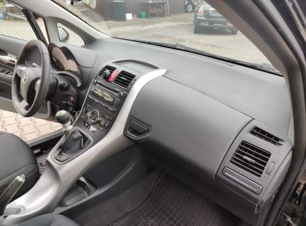 Toyota - Auris