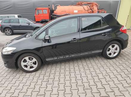 Toyota - Auris