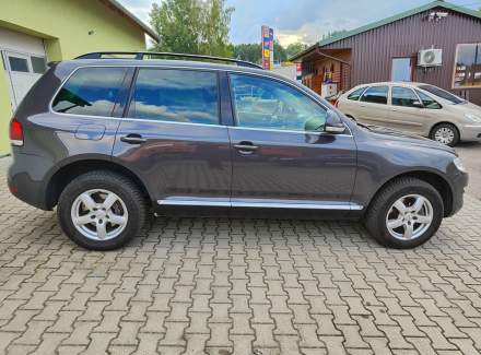 Volkswagen - Touareg