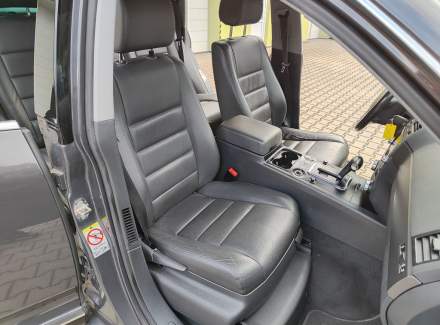 Volkswagen - Touareg