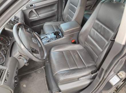 Volkswagen - Touareg