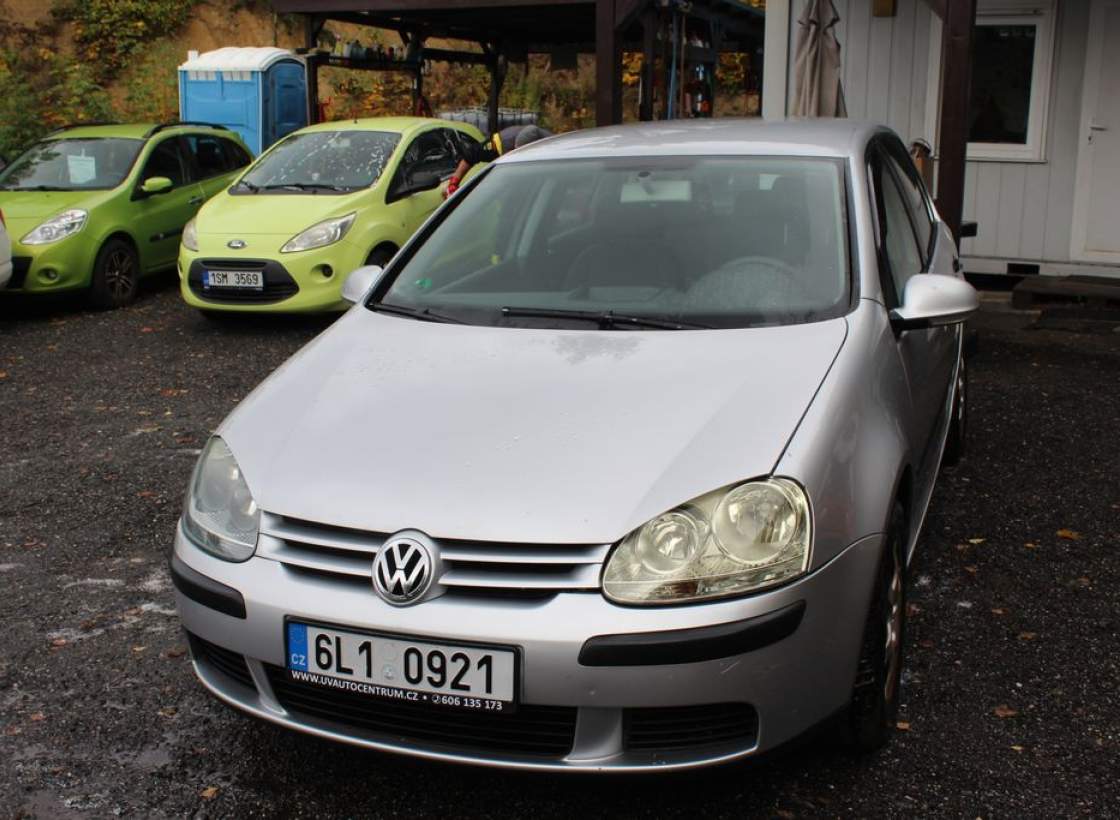 Volkswagen - Golf