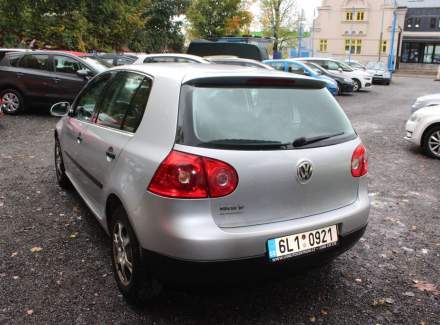 Volkswagen - Golf