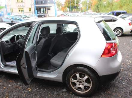 Volkswagen - Golf