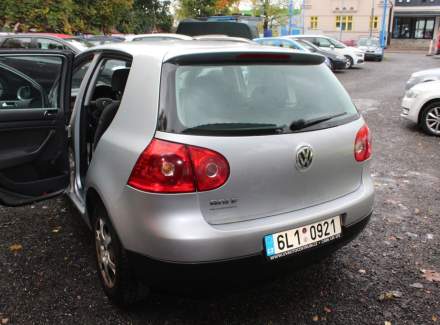 Volkswagen - Golf