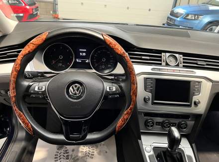 Volkswagen - Passat