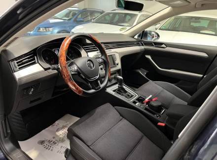Volkswagen - Passat
