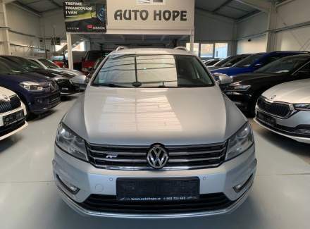 Volkswagen - Passat
