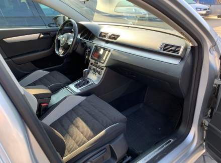 Volkswagen - Passat