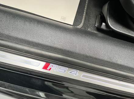 Audi - RS 4