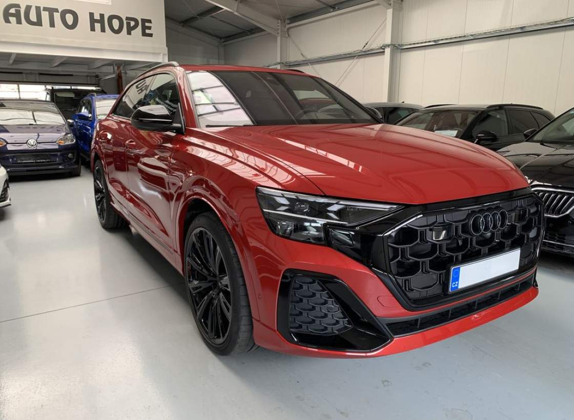 Audi - Q8