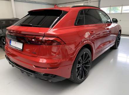 Audi - Q8