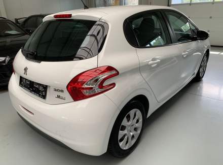 Peugeot - 208