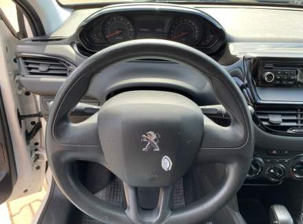 Peugeot - 208
