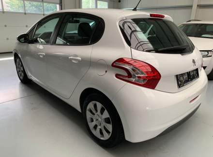Peugeot - 208