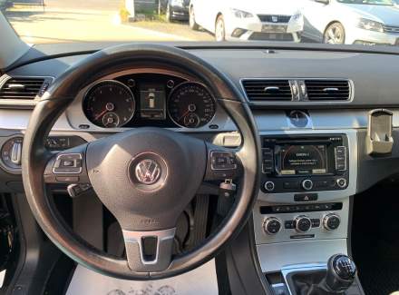 Volkswagen - Passat