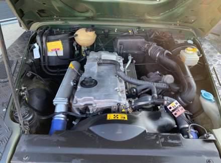 Land Rover - Defender