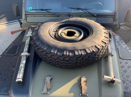 Land Rover - Defender