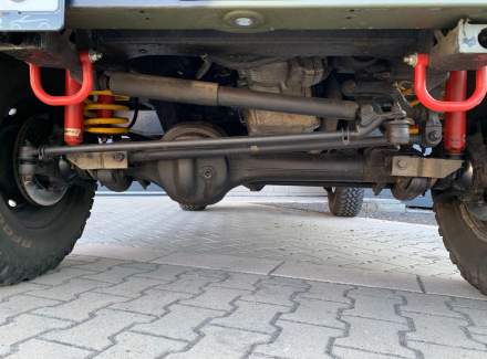 Land Rover - Defender