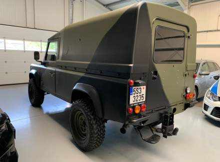 Land Rover - Defender