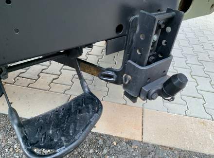 Land Rover - Defender