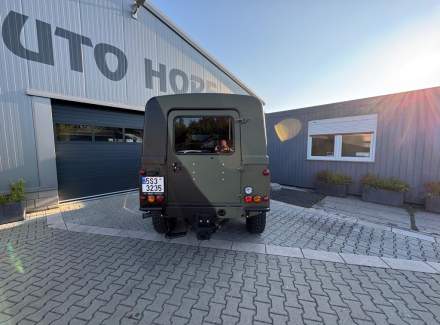 Land Rover - Defender