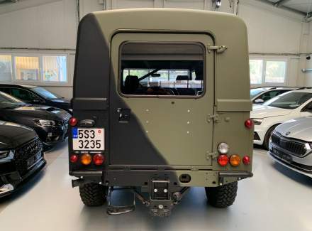 Land Rover - Defender