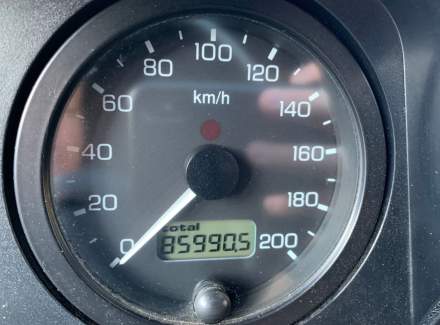 Land Rover - Defender