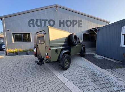 Land Rover - Defender