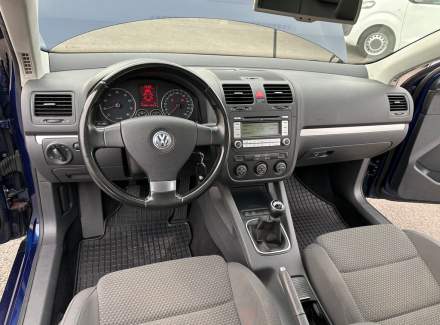 Volkswagen - Golf