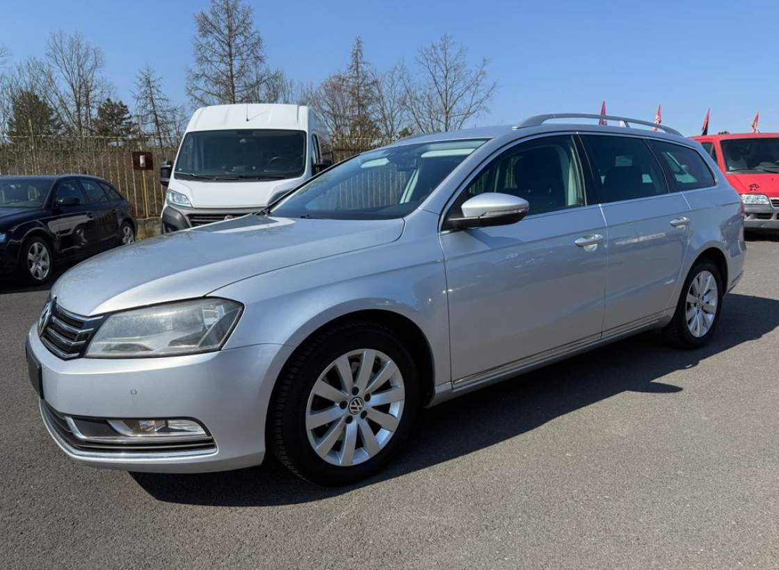 Volkswagen - Passat