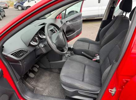 Peugeot - 207
