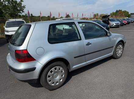 Volkswagen - Golf
