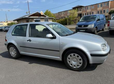Volkswagen - Golf